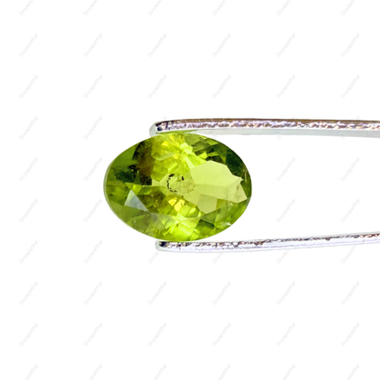 Natural Peridot Gemstone – Oval Shape (3.85 Carat | 4.19 Ratti)