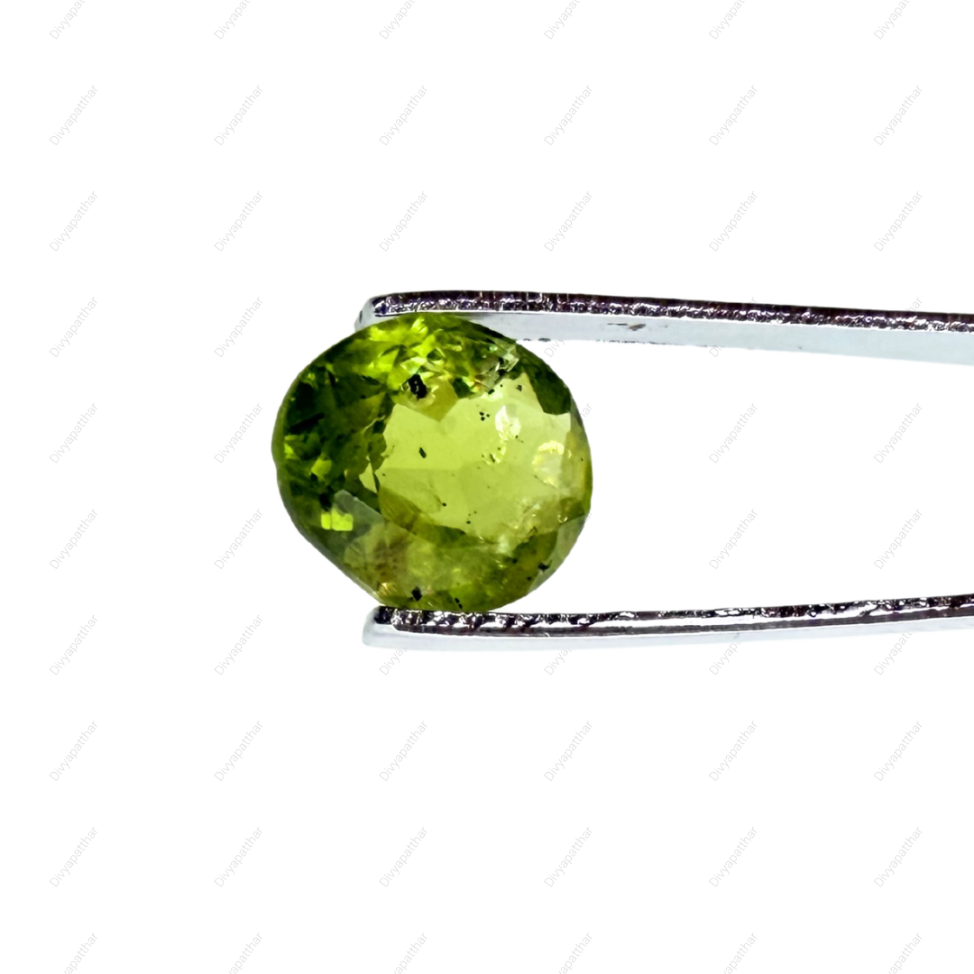 Natural Peridot Gemstone – Oval Shape (4.30 Carat | 4.68 Ratti)