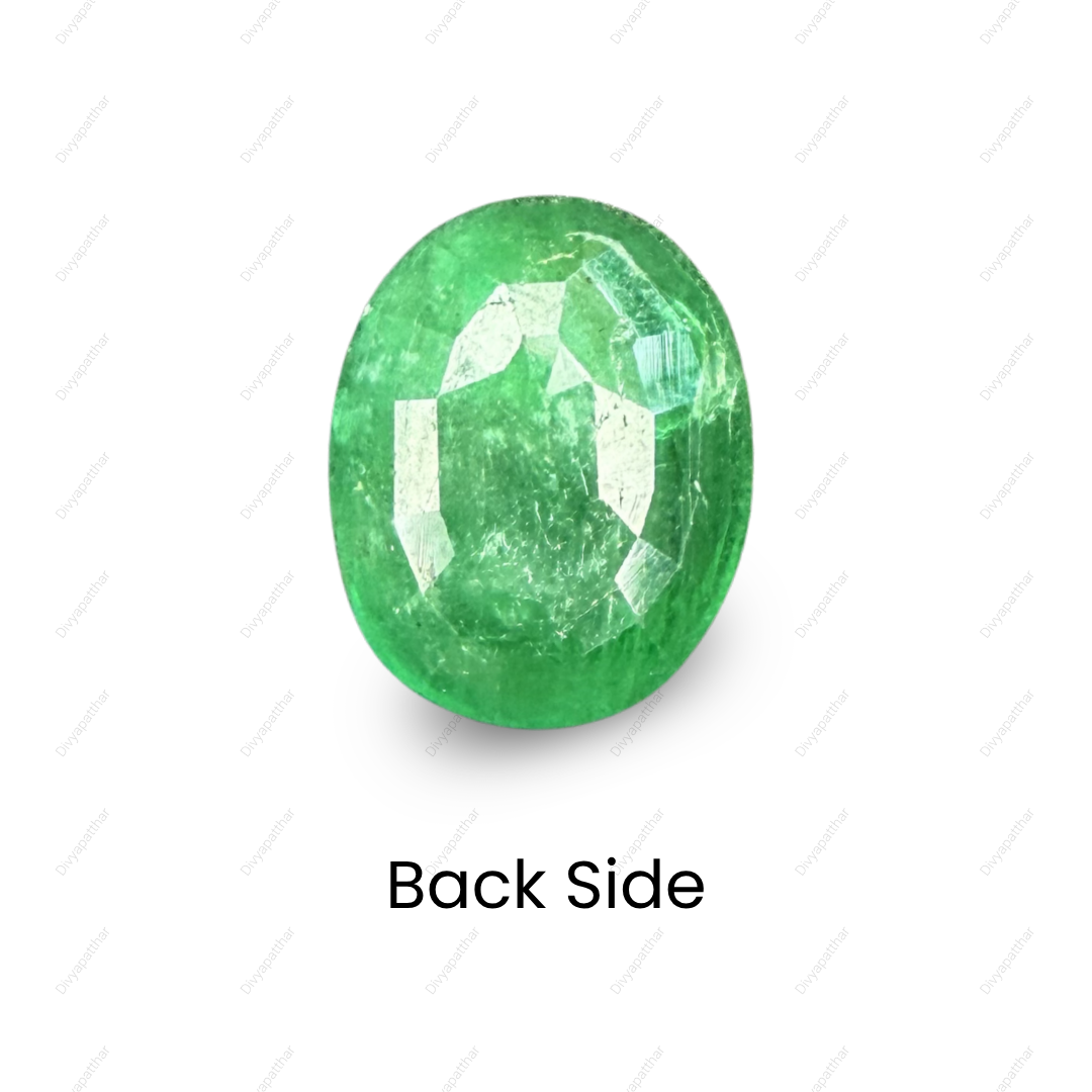 Natural Emerald (Panna) Gemstone – Oval Shape (9.10 Carat | 9.91 Ratti | 14.5 × 11.4 × 7.4 mm)