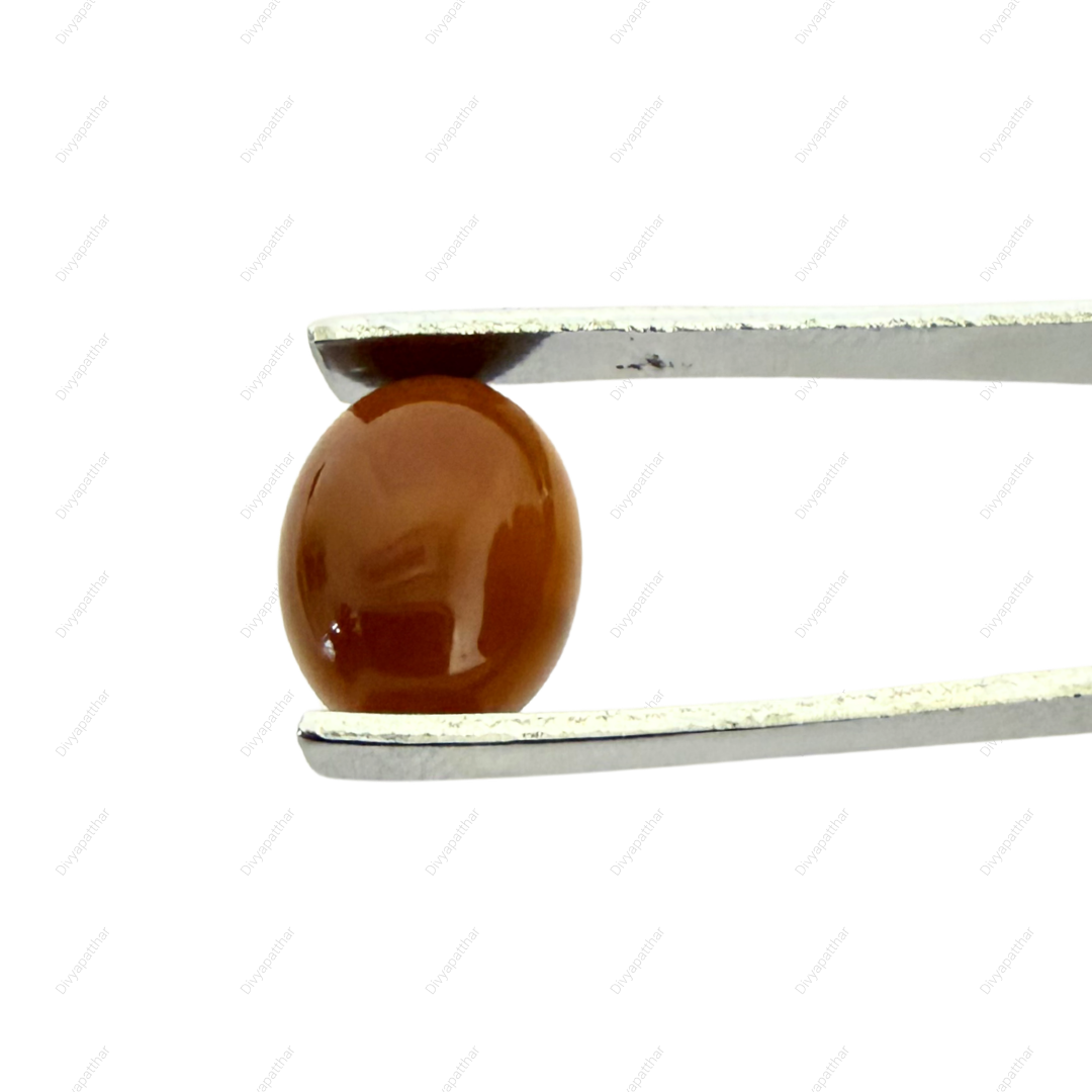 Natural Red Onyx Gemstone – Oval Shape (2.60 Carat | 2.83 Ratti)