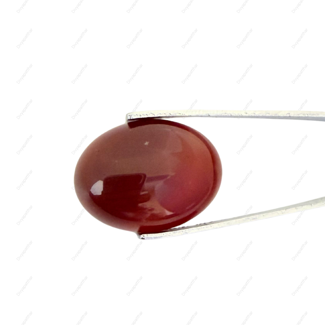 Natural Red Onyx Gemstone – Oval Shape (15.85 Carat | 17.27 Ratti)