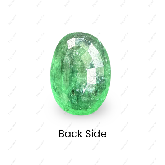 Natural Emerald (Panna) Gemstone – Oval Shape (4.00 Carat | 4.36 Ratti | 12.3 × 9.3 × 5 mm)