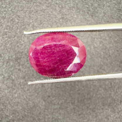 Natural Ruby (Manik) Gemstone – Oval Shape (7.95 Carat | 8.66 Ratti | 13.5 × 10.7 × 5.2 mm)