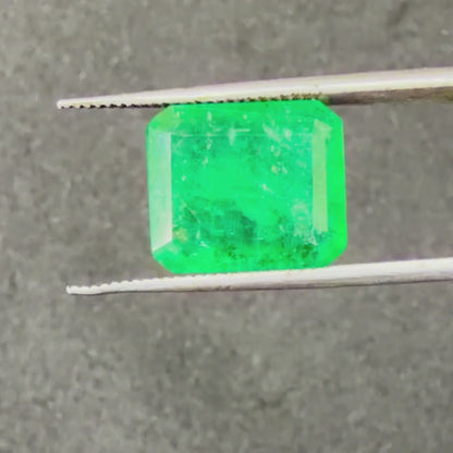 Natural Emerald (Panna) Gemstone – Square Shape (6.25 Carat | 6.81 Ratti | 12.3 × 10.4 × 5.5 mm)