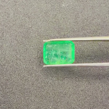 Natural Emerald (Panna) Gemstone – Square Shape (6.35 Carat | 6.92 Ratti | 12.4 × 9.2 × 9.2 mm)